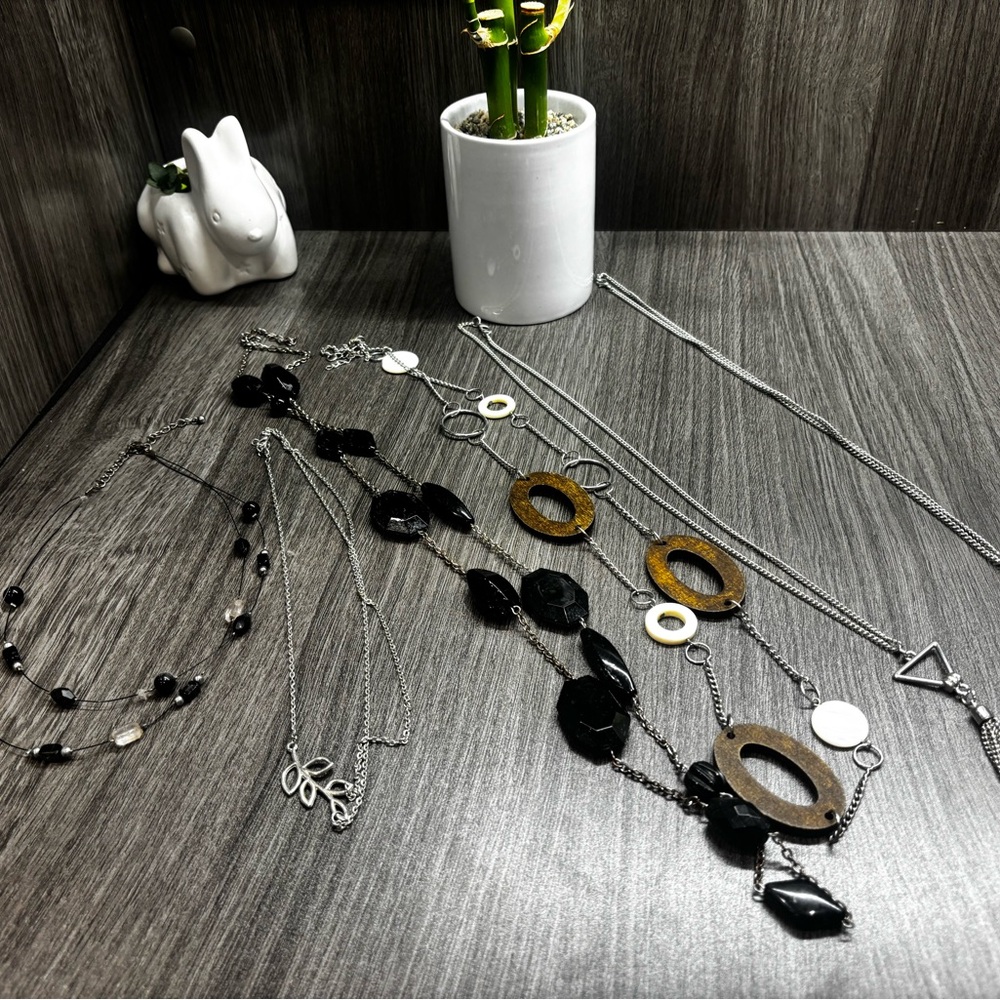 Set of 6 necklaces
